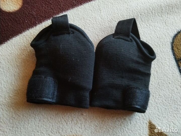 Щитки футбольные детские Larsen