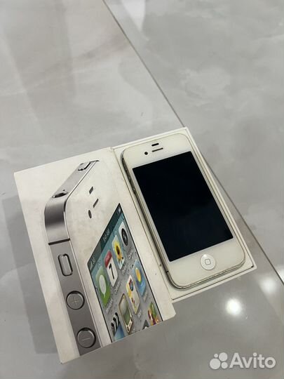 iPhone 4S, 16 ГБ