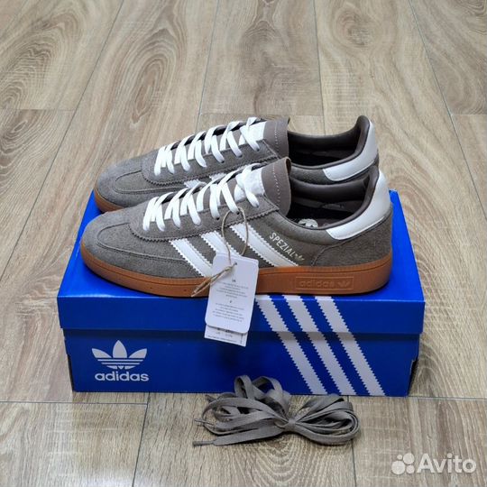 Кроссовки adidas spezial