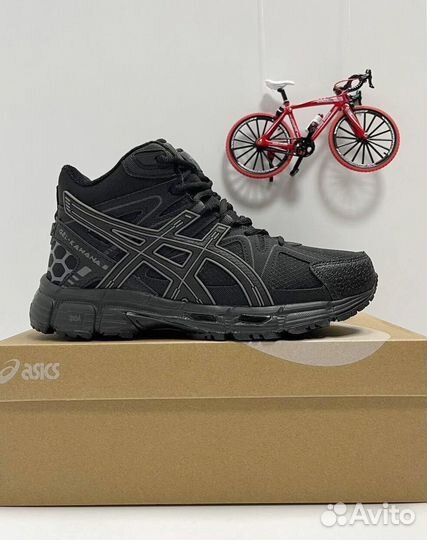 Кроссовки Asics зимние