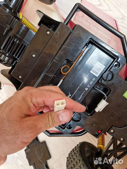 Машина на пульте управления аккумуляторная