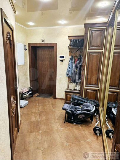 3-к. квартира, 105 м², 5/5 эт.