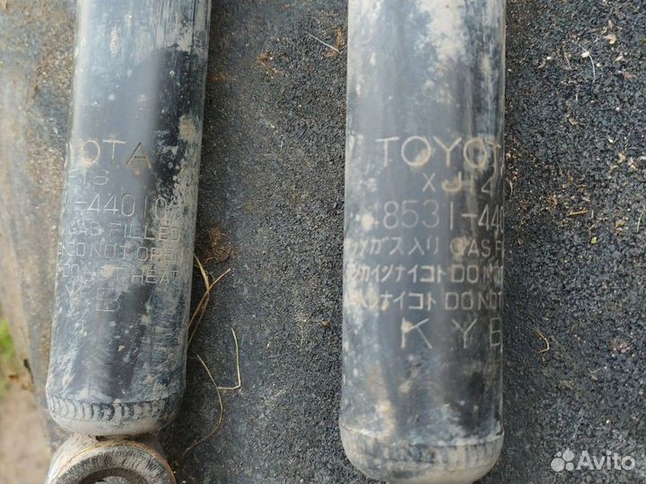 Амортизаторы оригинальные задние 2шт KYB