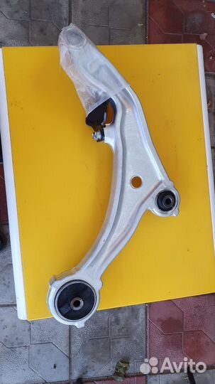 Nissan 54500-1AA0aрычаг подвески