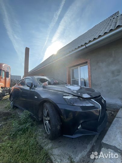 Lexus is по запчастям