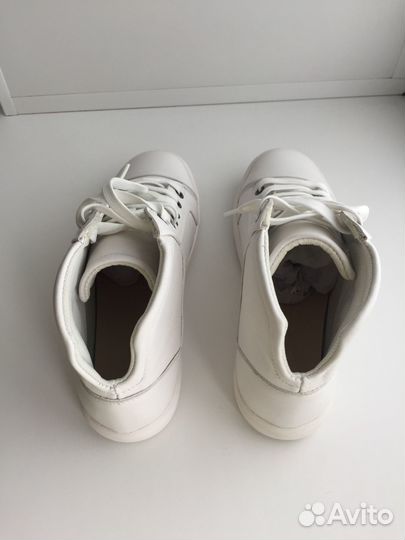 Кроссовки женские кожа белые ecco 40 размера новые