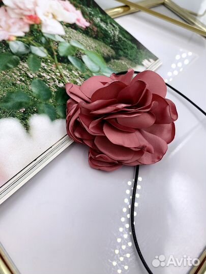 Чокер роза на шею оттенок марсала