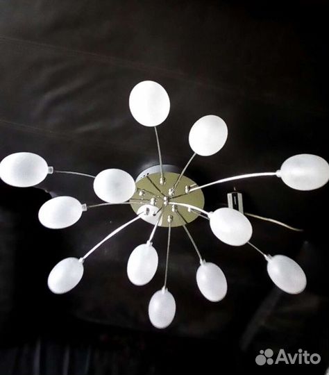 Люстра с пультом на 12 лампочек