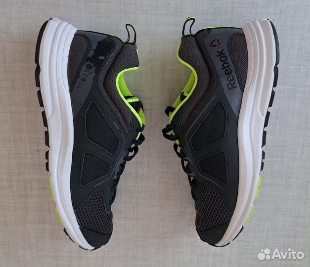 Кроссовки б/у Reebok Originals унисекс