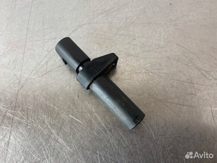 Датчик коленвала Mercedes C-Class W203 OM646 2.2