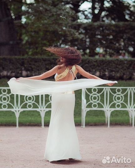 Платье вечернее/свадебное с открытой спиной 42-44