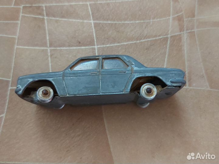 Модель автомобиля Волга газ 2410 СССР