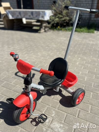 Велосипед детский трехколесный с ручкой