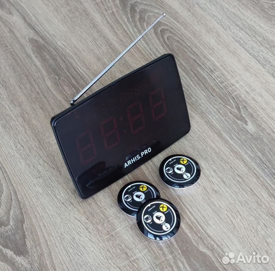 Табло вызова официанта руссифицировано и кнопки