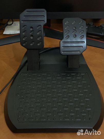 Руль thrustmaster t150. Игра в подарок