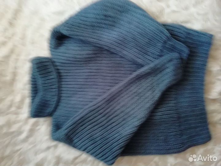 Теплый свитер женский