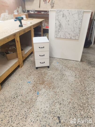 Стол для администратора, ресепшн