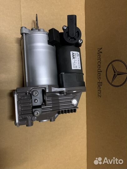 Компрессор пневмоподвески Mercedes W221 GL W166 ML