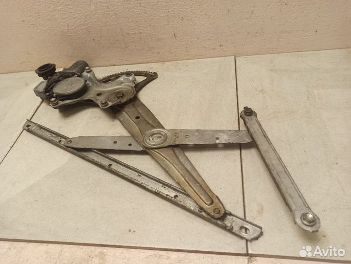 Стеклоподъемник электрический задний правый