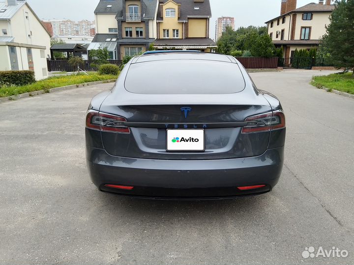 Tesla Model S, 2018