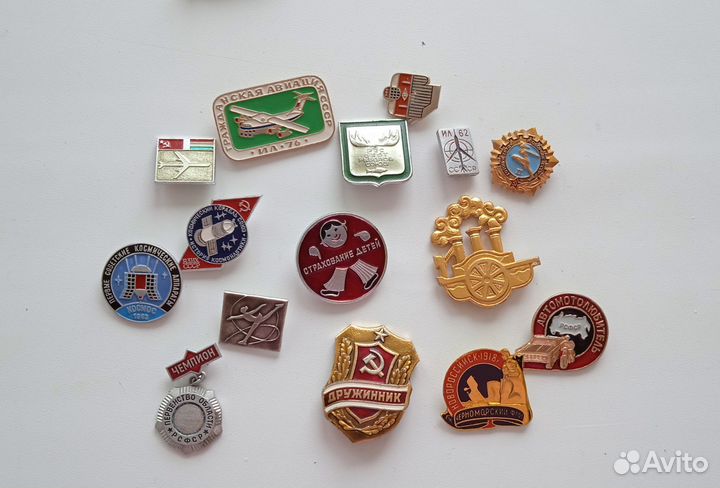 Значки, знаки, жетоны СССР