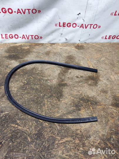 Молдинг лобового стекла Renault Logan