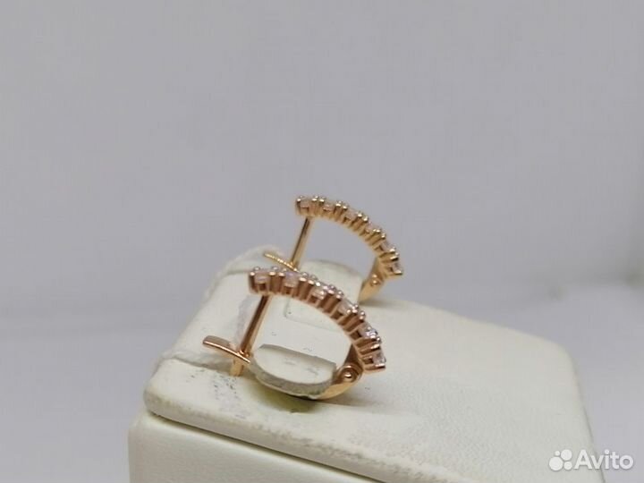 Золотые серьги С камнями 585 (7гв)