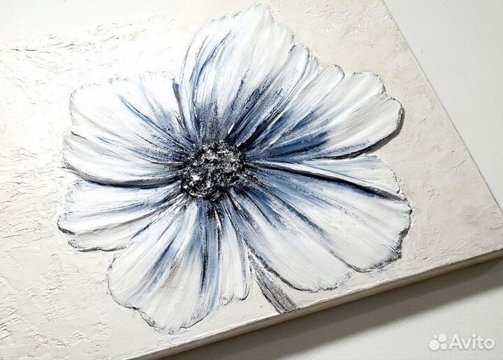 Интерьерная картина цветы барельеф светлая