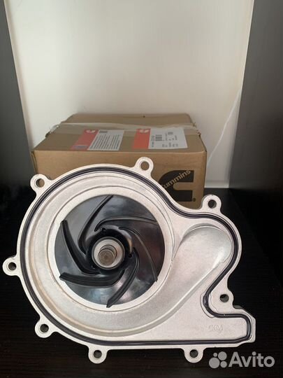 Помпа Cummins 2.8