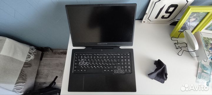 Honor Hunter V700, Core i5-10300H GTX 1660 Ti 6 гб