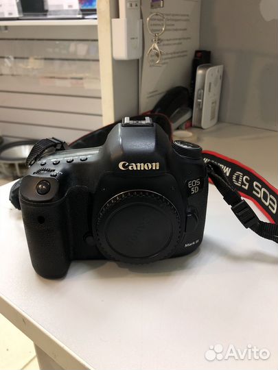 Зеркальный фотоаппарат canon eos 5D mark 3