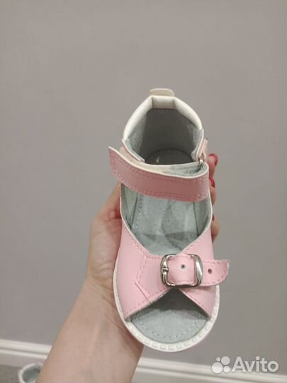 Сандалии для девочки