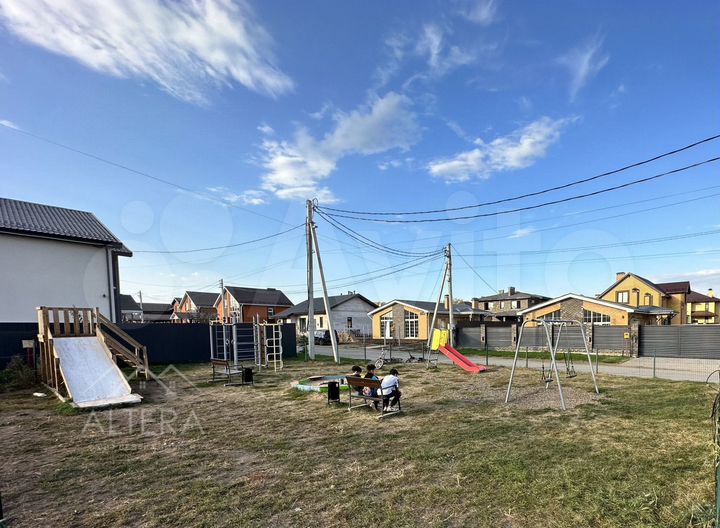 Коттедж 164 м² на участке 4,5 сот.