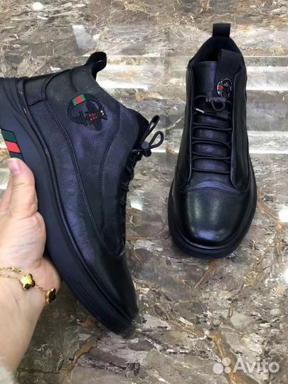 Кроссовки мужские 42