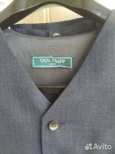 Школьный костюм для мальчика 128 серый