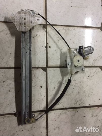 Стеклоподъёмник передний правый Hyundai Solaris 2