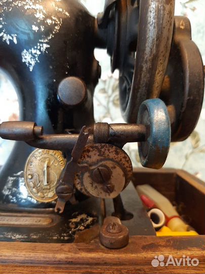 Швейная машина Singer