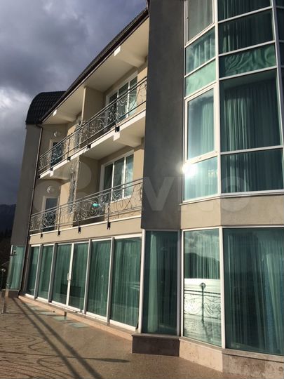 Дом 1291,8 м² на участке 40 сот.