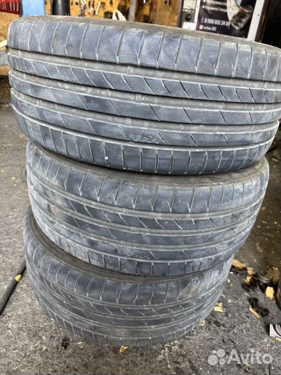 Kumho Ecsta PS71 240/40 R17