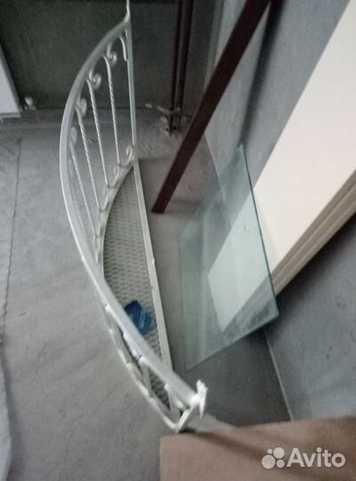 Кованная решетка для окна/балкона под цветы