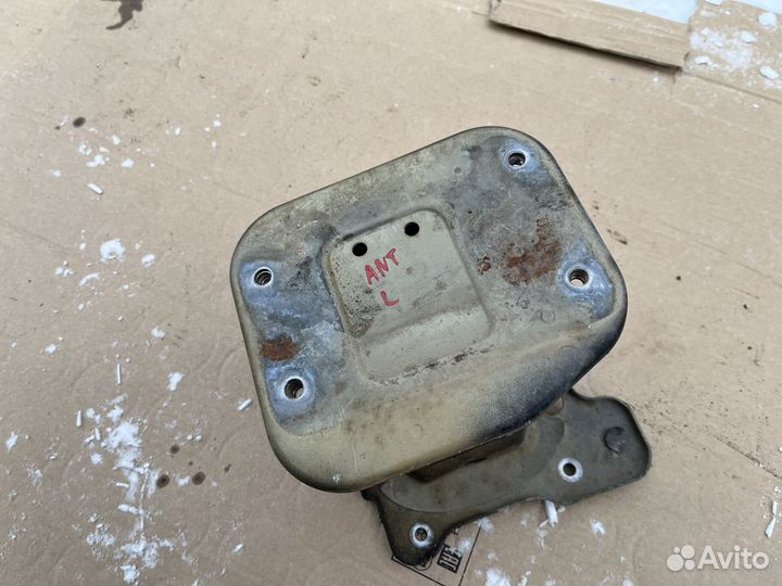 Кронштейн усилителя Опель Антара