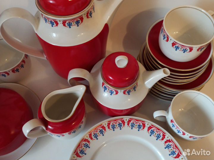 Сервиз Кольдиц, фарфор ГДР красный, виноград 60гг