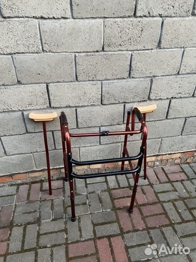 Ходунки для взрослых шагающие