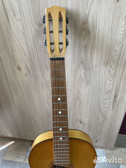 Акустическая гитара