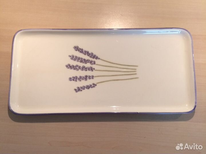 Продантся винтажный поднос(керамика) Германия