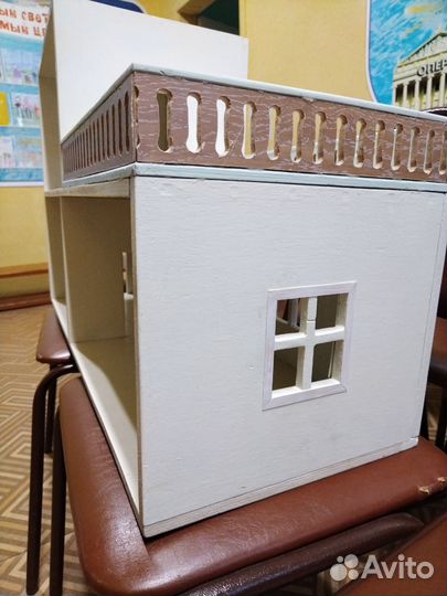 Самодельный игрушечный домик
