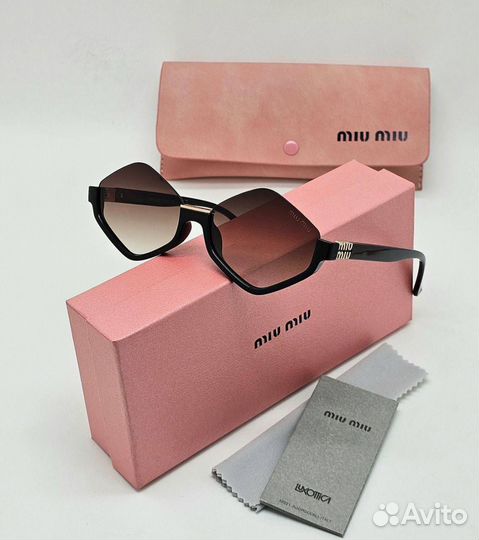 Солнцезащитные очки женские Miu Miu