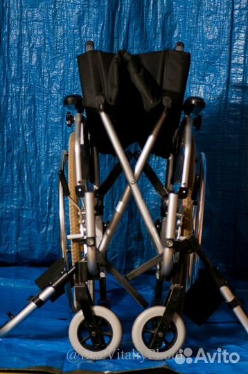 Кресло-коляска для инвалидов 