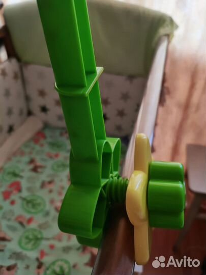 Музыкальная карусель на кроватку