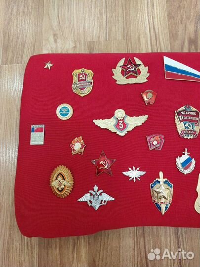 Поделка из значков